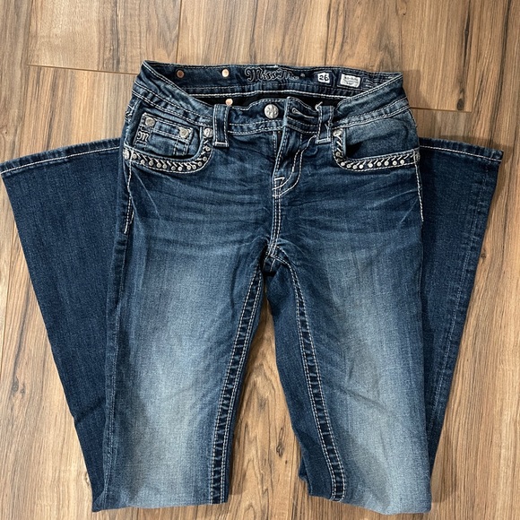 Women’s Jeans - Picture 2 of 2